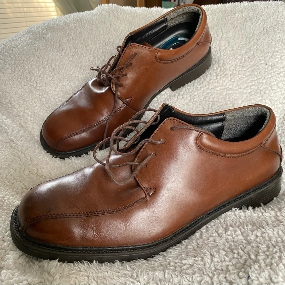 Nunn Bush Upper Leather Oxford’s with memory foam insoles, Sz: 9/12 Medium